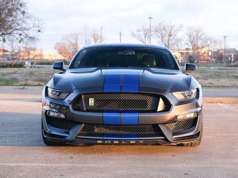 Used 2017 Ford Mustang Shelby GT350 image 3