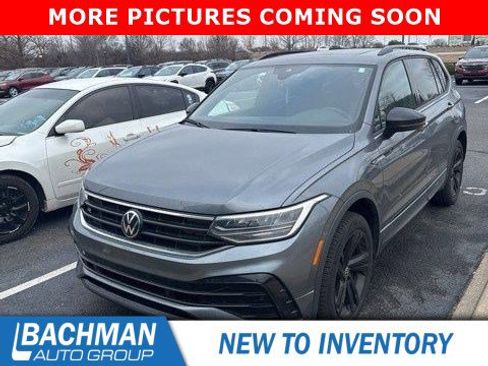 Used 2024 Volkswagen Tiguan SE R-Line image 3