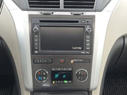 Used 2009 Chevrolet Traverse LTZ image 3