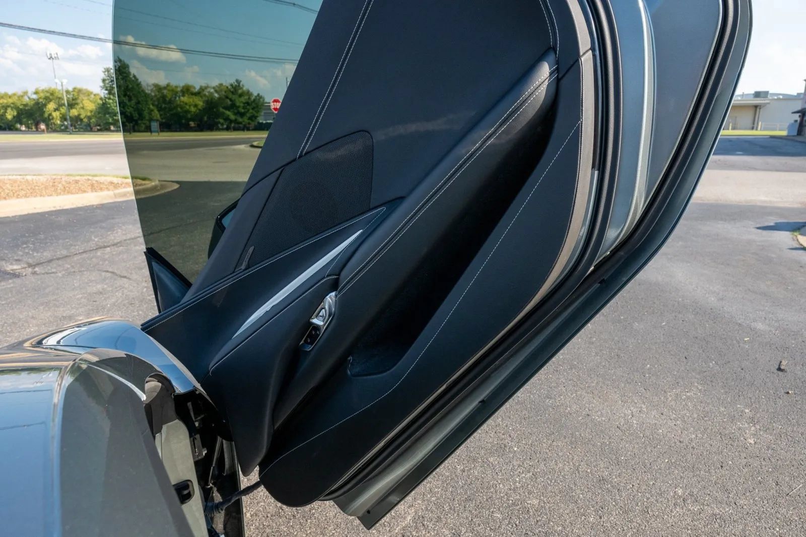 Used 2022 Chevrolet Corvette Stingray Convertible w/ 1LT RWD image 41