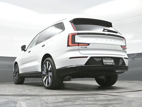 New 2025 Volvo EX90 Plus image 12