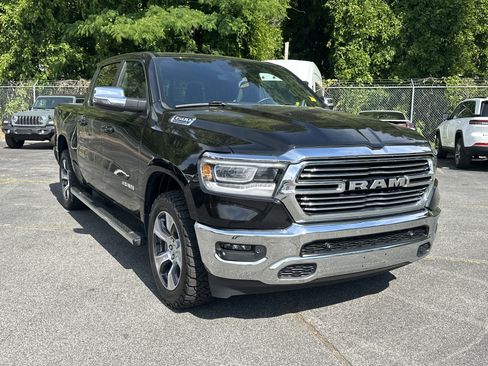 Used 2023 RAM 1500 Laramie AWD/4WD image 2
