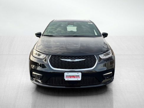 New 2026 Chrysler Pacifica Select image 5