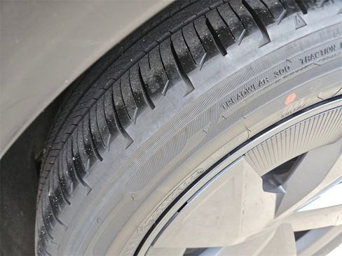 Used 2025 Toyota Prius LE image 29