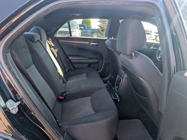 Used 2012 Chrysler 300 RWD image 18
