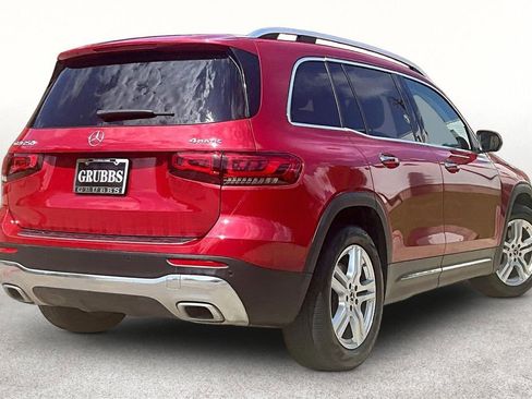 Used 2021 Mercedes-Benz GLB 250 4MATIC image 2
