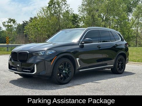Used 2024 BMW X5 xDrive40i w/ Premium Package AWD/4WD image 3