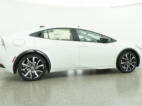 New 2026 Toyota Prius Plug-In Hybrid FWD image 39