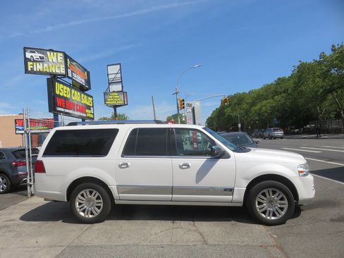 Used 2013 Lincoln Navigator L 4WD w/ HD Trailer Tow Pkg image 9