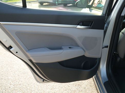 Used 2020 Hyundai Elantra SEL FWD image 17