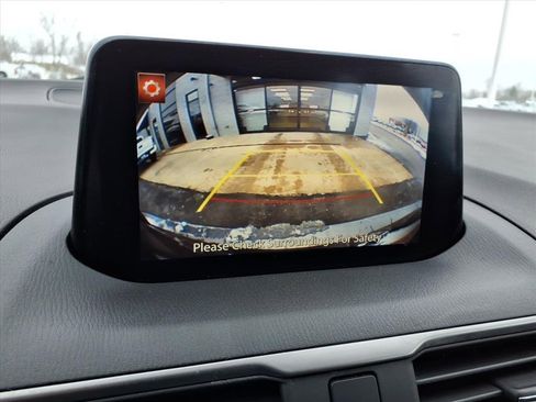 Used 2018 MAZDA MAZDA3 Touring image 15