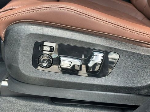 New 2026 BMW X5 M60i w/ Climate Comfort Package AWD/4WD image 12