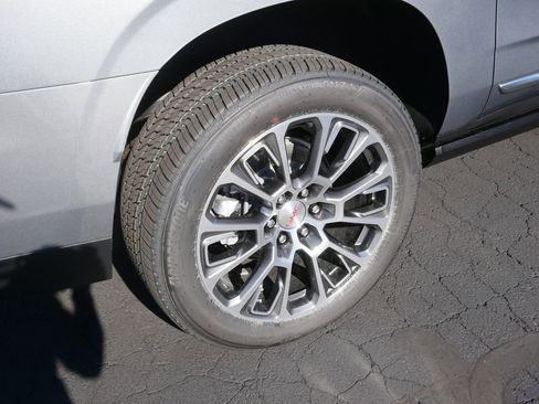 New 2026 GMC Yukon XL Denali w/ Sun & Power Step Package image 4