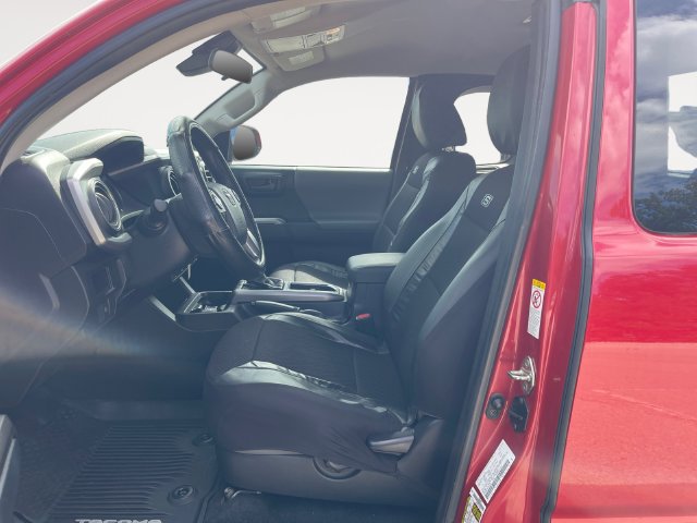 Used 2019 Toyota Tacoma SR5 AWD/4WD image 9