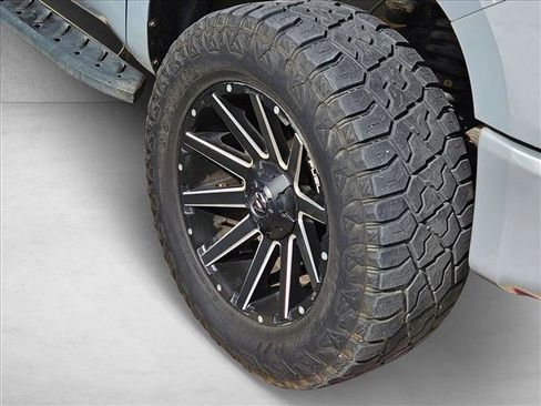 Used 2018 Toyota Tundra SR5 w/ SR5 Upgrade Package image 4