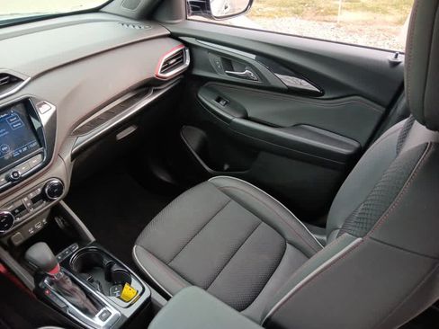 Used 2023 Chevrolet TrailBlazer RS w/ Convenience Package image 13