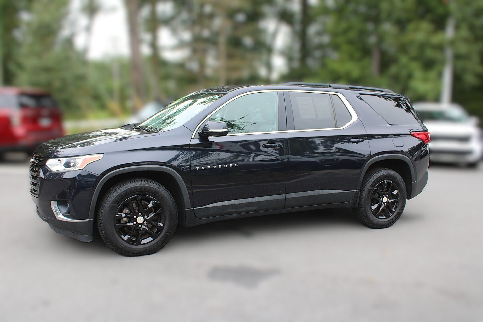 Used 2020 Chevrolet Traverse LT FWD image 4