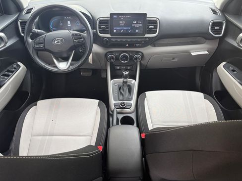 Used 2023 Hyundai Venue SEL FWD image 12