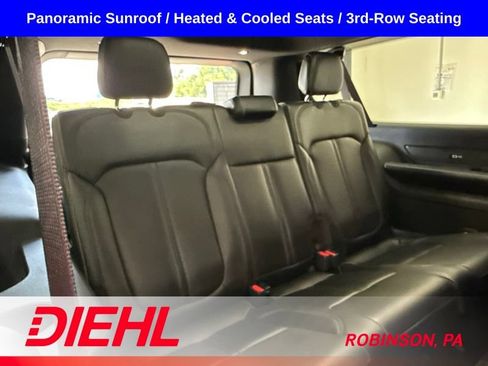 Used 2023 Jeep Wagoneer L 4WD w/ Premium Group I image 14
