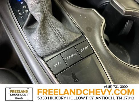 Used 2023 Toyota Camry SE image 19