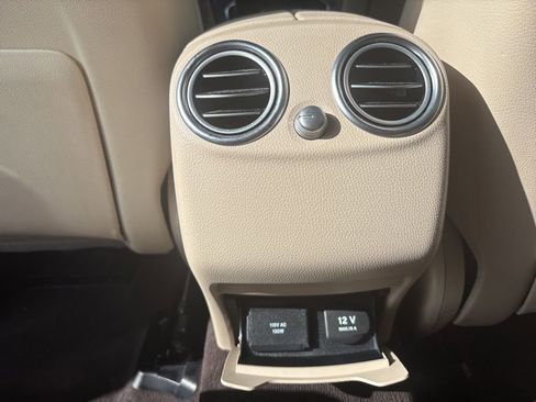 Used 2018 Mercedes-Benz GLC 43 AMG GLC 43 AMG image 21