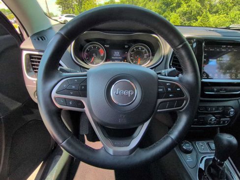 Used 2019 Jeep Cherokee Limited AWD/4WD image 22