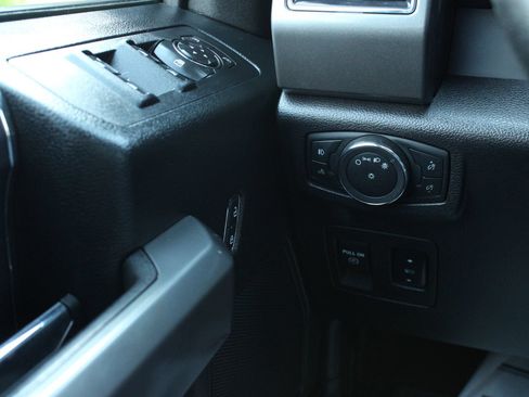 Used 2019 Ford F150 XLT w/ Equipment Group 302A Luxury AWD/4WD image 24