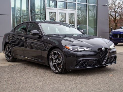 New 2025 Alfa Romeo Giulia AWD image 3
