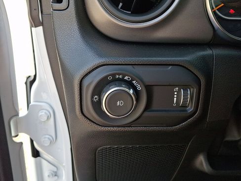 Used 2023 Jeep Wrangler Unlimited Sport AWD/4WD image 27