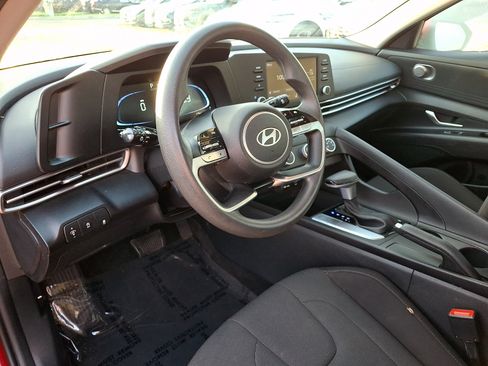 Certified 2024 Hyundai Elantra SE FWD image 16