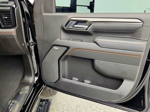 Used 2025 GMC Sierra 2500 AT4 w/ AT4 Premium Plus Package AWD/4WD image 27