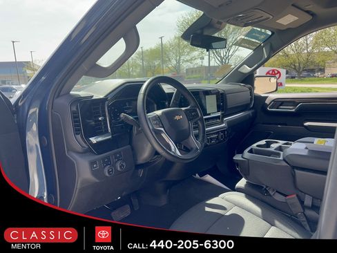 Used 2024 Chevrolet Silverado 1500 LT AWD/4WD image 4