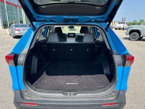 Used 2019 Toyota RAV4 XLE Premium w/ Cold Weather Package AWD/4WD image 5
