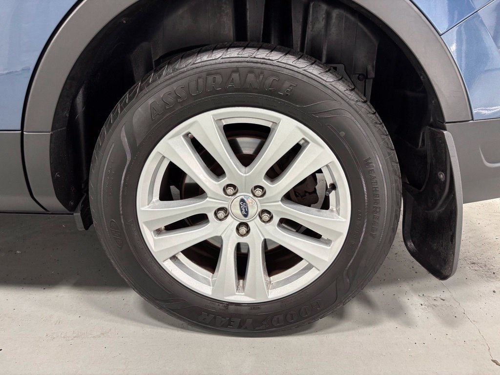 Used 2018 Ford Explorer XLT w/ Equipment Group 202A AWD/4WD image 62