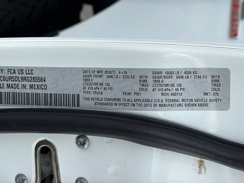 Used 2024 RAM 2500 Big Horn AWD/4WD image 30
