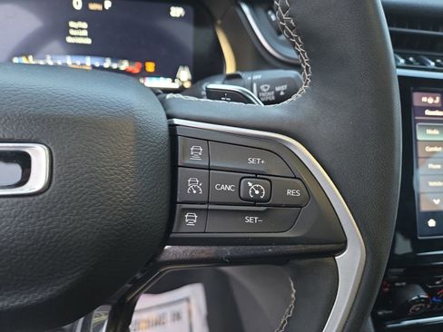 Used 2023 Jeep Grand Cherokee Altitude image 24