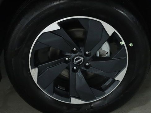 Certified 2026 Nissan Rogue SV image 10