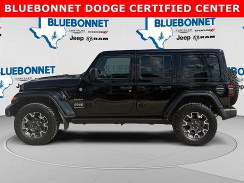 Used 2024 Jeep Wrangler Unlimited Sahara w/ Technology Group AWD/4WD image 8