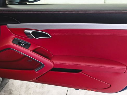 Used 2025 Porsche 718 Boxster GTS image 12