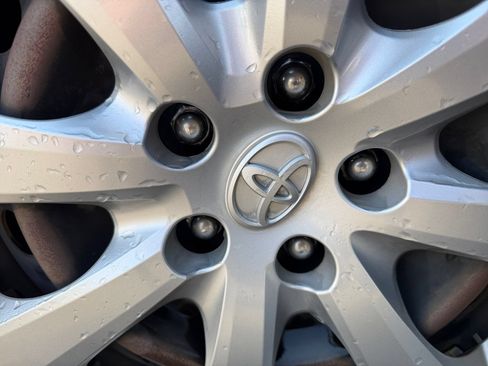 Used 2020 Toyota Corolla LE w/ Carpet Mat Package (TMS) FWD image 30
