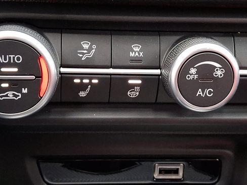 New 2025 Alfa Romeo Giulia AWD w/ Driving Assist Package image 20