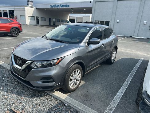 Used 2021 Nissan Rogue Sport S FWD image 1