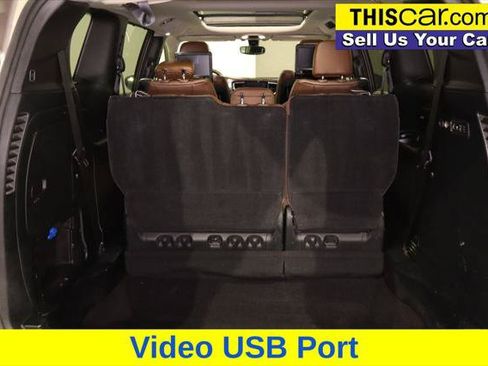 Used 2018 Chrysler Pacifica Limited w/ Tire & Wheel Group FWD image 31