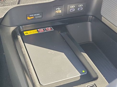 Used 2026 Toyota Camry SE image 28