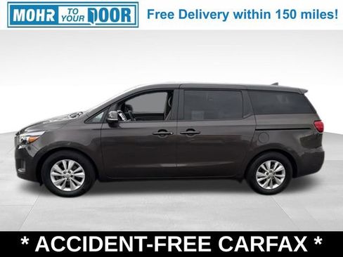 Used 2018 Kia Sedona LX FWD image 2