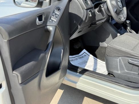 Used 2012 Volkswagen Tiguan S image 12