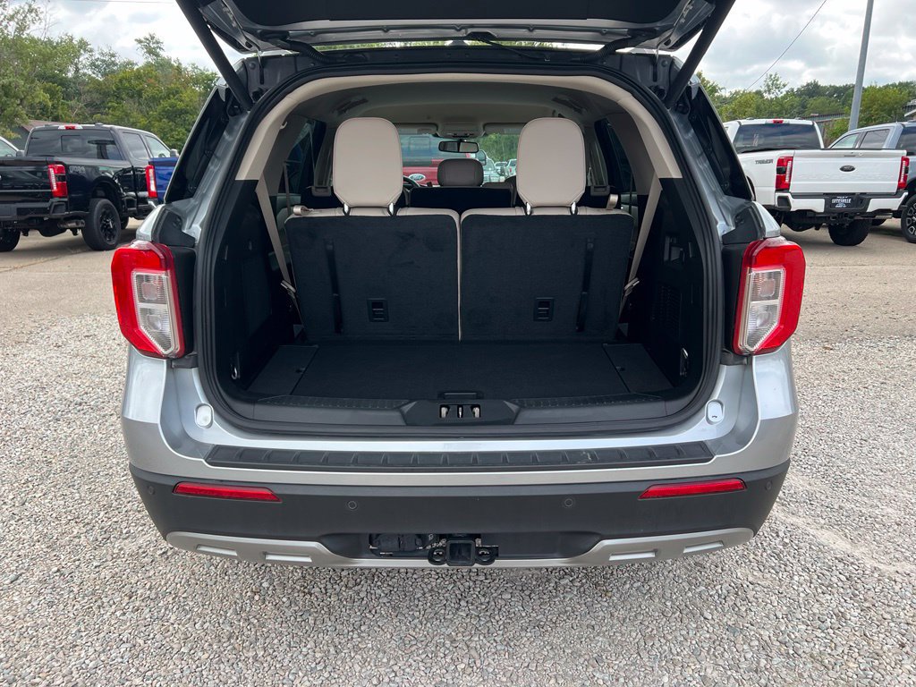 Used 2023 Ford Explorer XLT AWD/4WD image 17