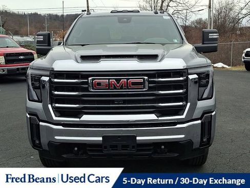 Used 2024 GMC Sierra 2500 SLE w/ SLE Value Package; image 3