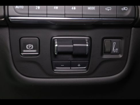 Certified 2022 Cadillac Escalade Sport w/ Touring Package AWD/4WD image 38