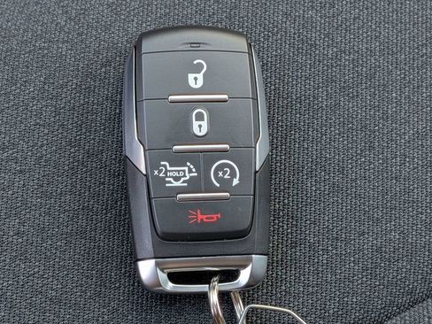 New 2026 RAM 1500 4x4 Crew Cab image 33